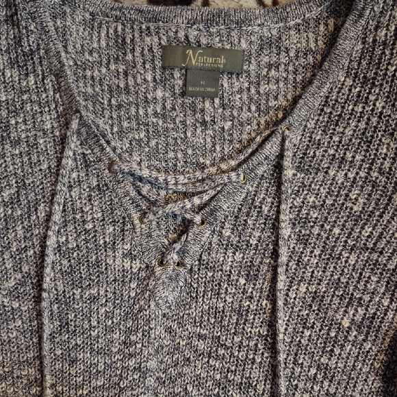 Natural Reflections Women's Heathered V-Neck Sweater - Picture 6 of 8